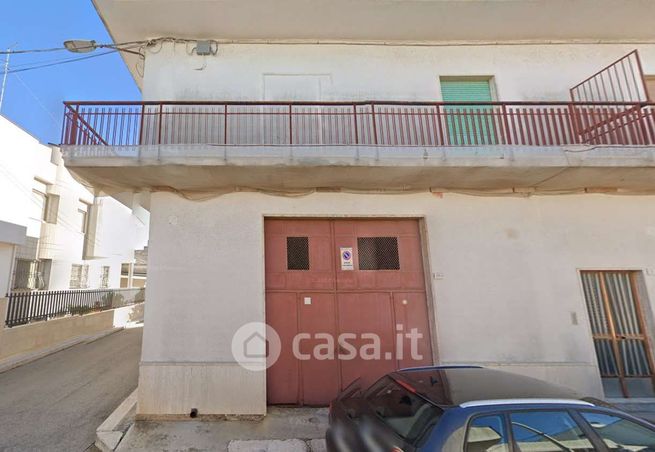 Garage/posto auto in residenziale in Via Torquato Tasso 11 A