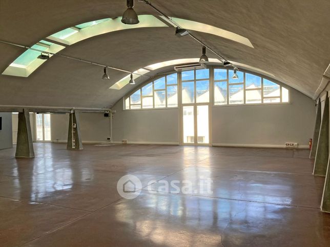 Capannone in commerciale in Via Generale C. A. dalla Chiesa 15