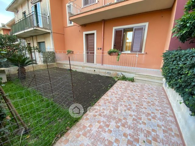 Casa indipendente in residenziale in 