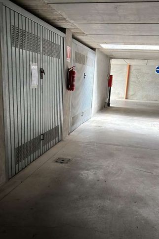 Box/posto auto in residenziale in Via Alessandro Manzoni