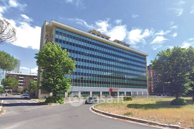 Ufficio in commerciale in Viale della Grande Muraglia 75