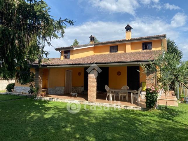 Villa in residenziale in Via degli Olmi 200