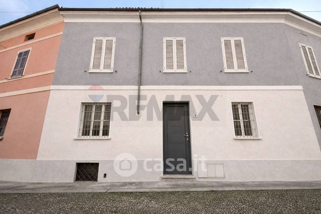 Appartamento in residenziale in Via Mauro Macchi 9
