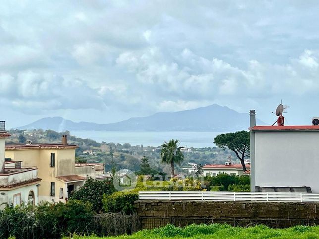 Appartamento in residenziale in Via Coste di Cuma