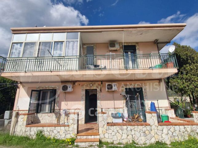 Villa in residenziale in Via P F Quattro