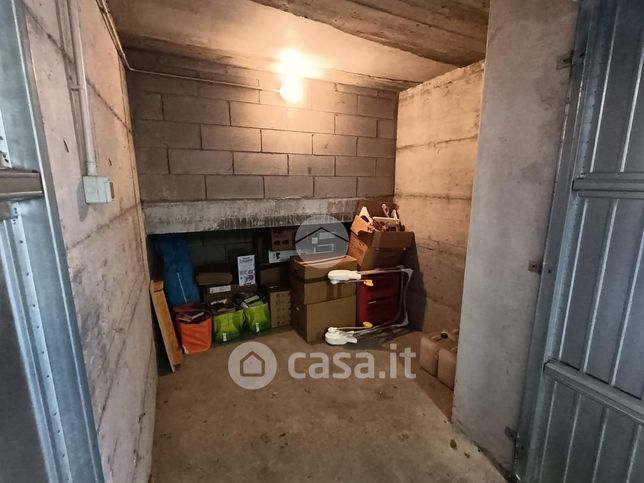 Garage/posto auto in residenziale in Strada di Settimo 131