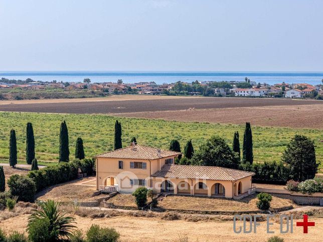 Villa in residenziale in