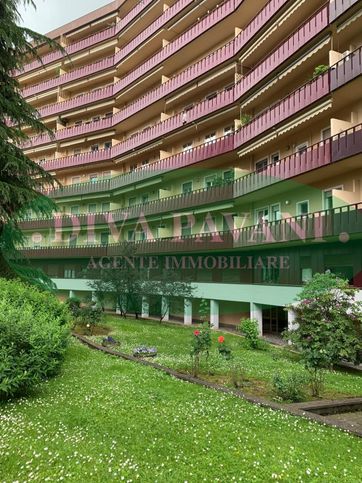Ufficio in commerciale in Via Rodolfo Morandi 26