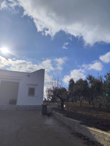 Villa in residenziale in Strada provinciale Ostuni.Ceglie