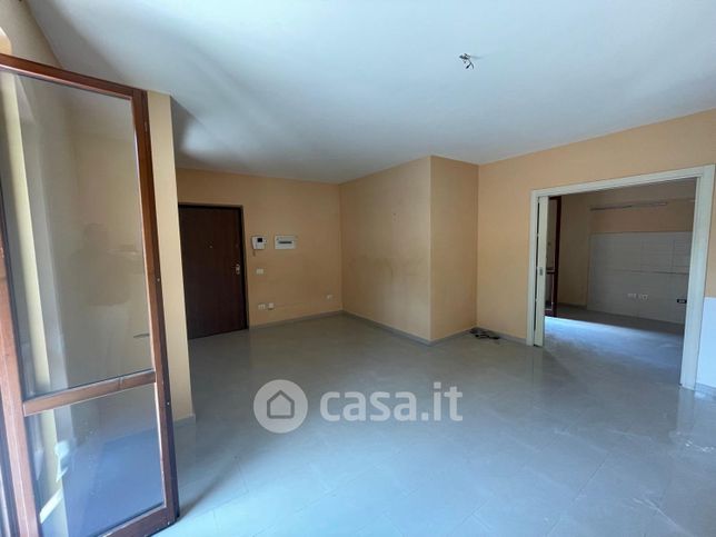 Appartamento in residenziale in Viale On. Francesco Napolitano