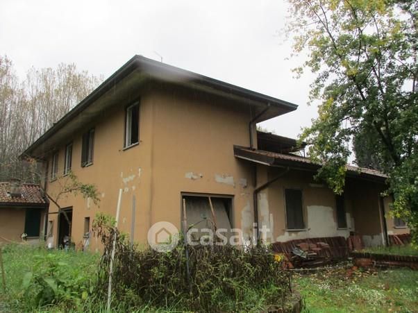 Casa indipendente in residenziale in Viale della Resistenza 69