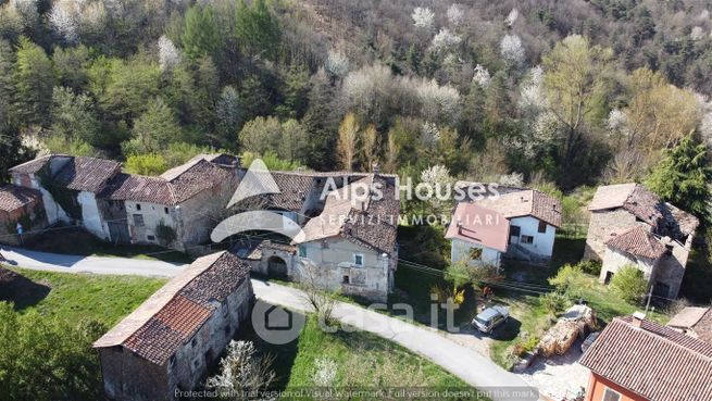 Rustico/casale in residenziale in Frazione Marogna