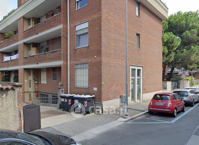 Ufficio in commerciale in Via Mario Campagnoli 4