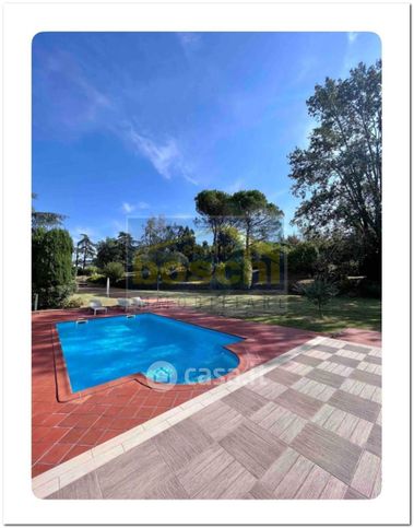 Villa in residenziale in 