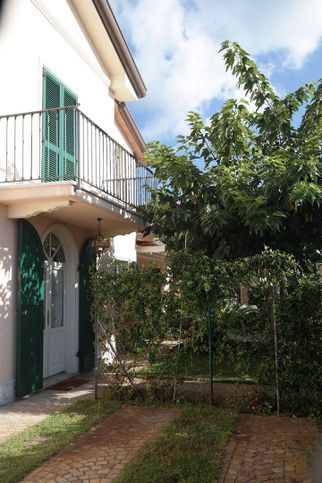 Villa in residenziale in 