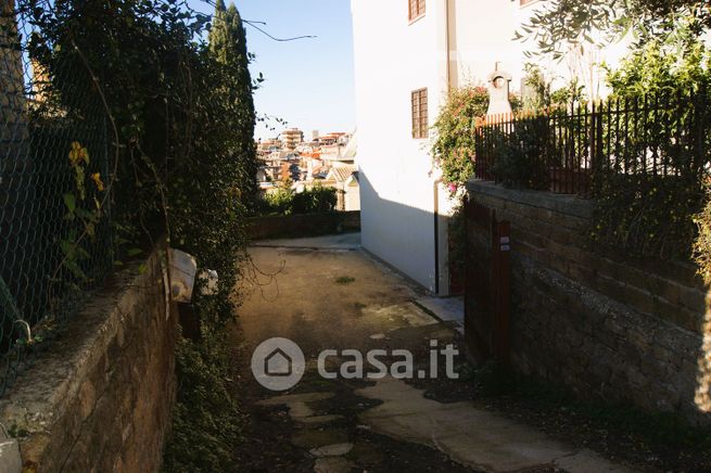 Garage/posto auto in residenziale in Via Cicerone 9