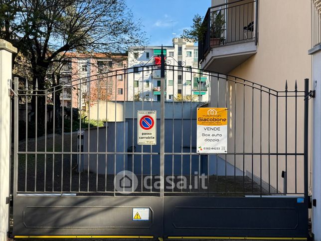Box/posto auto in residenziale in Via dei Mille