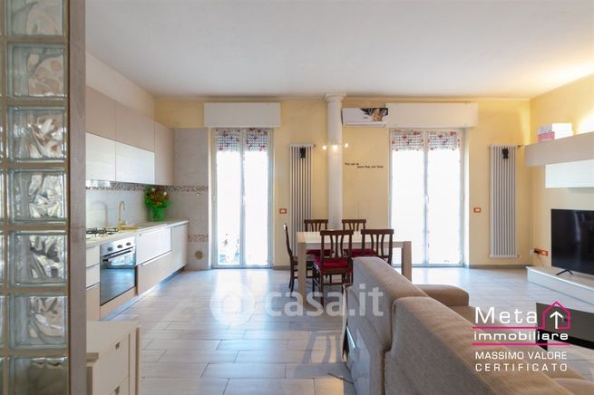 Appartamento in residenziale in Via Alessandro Manzoni 97