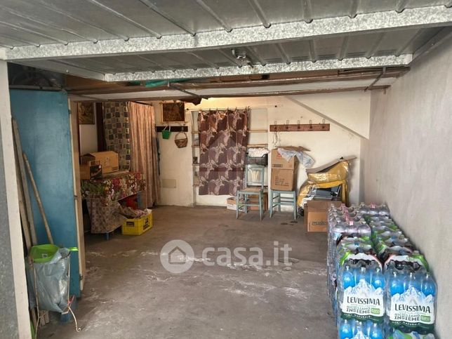 Box/posto auto in residenziale in Via Calatafimi 52