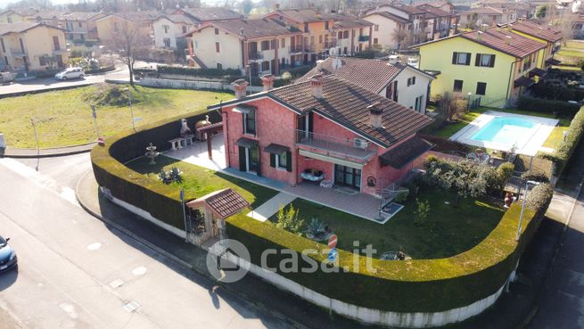 Casa indipendente in residenziale in Via del Bersagliere 8