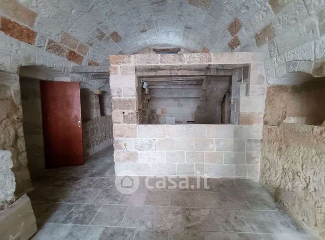 Attivitã /licenza (con o senza mura) in commerciale in Via Grotta Ardito