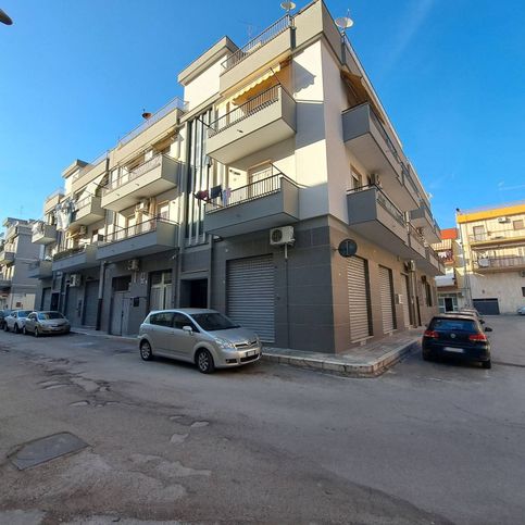 Box/posto auto in residenziale in Via Santa Tecchia 20