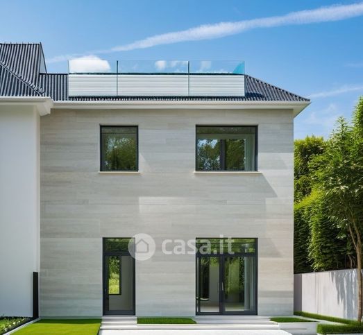 Casa indipendente in residenziale in 
