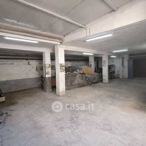 Negozio/locale commerciale in commerciale in Via Vittorio Emanuele 159