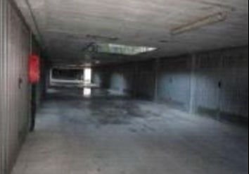 Box/posto auto in residenziale in Via Bindellera 23