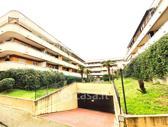 Box/posto auto in residenziale in Via Carlo Dapporto 32