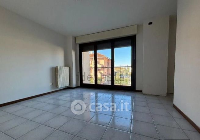 Appartamento in residenziale in Via Arconate