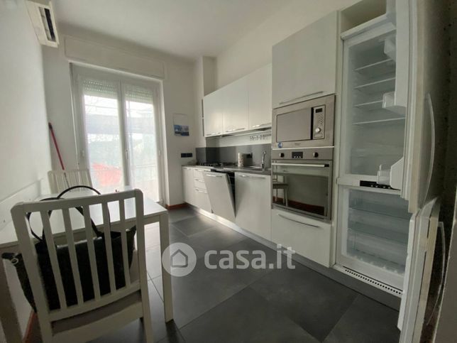 Appartamento in residenziale in Via Lario 13