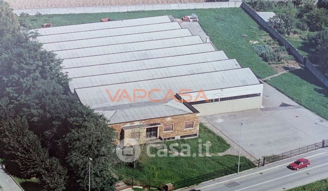 Capannone in commerciale in Via Spirano