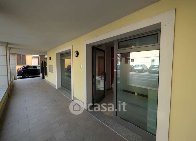 Ufficio in commerciale in Via Dante Alighieri 6