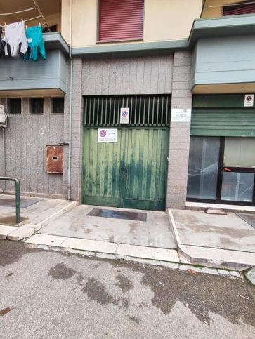 Box/posto auto in residenziale in Via Tivoli
