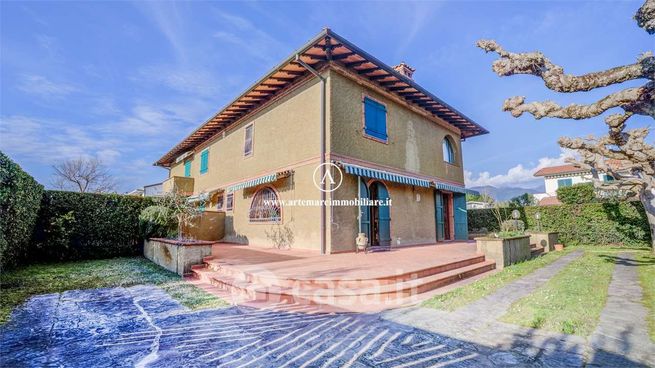 Villa in residenziale in Via Trento