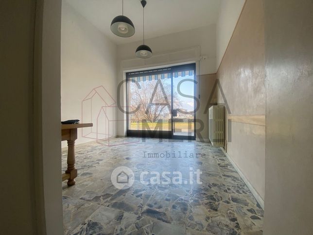 Ufficio in commerciale in Via Torre del Lebbroso