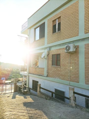 Appartamento in residenziale in Via Valle delle Noci 80