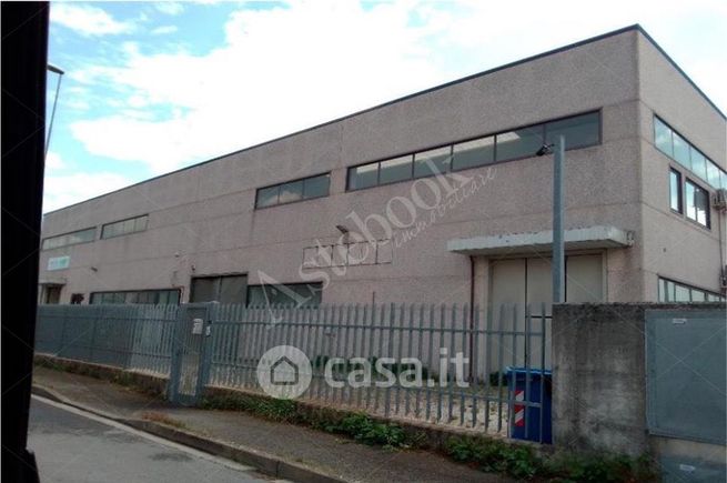 Capannone in commerciale in Via Toscana