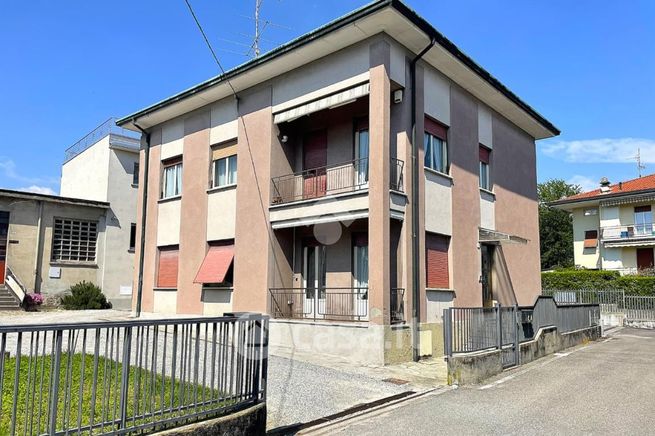 Casa bi/trifamiliare in residenziale in Via Don Bonfanti 8