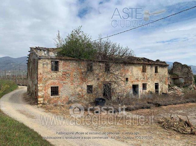 Rustico/casale in residenziale in Strada Vicinale