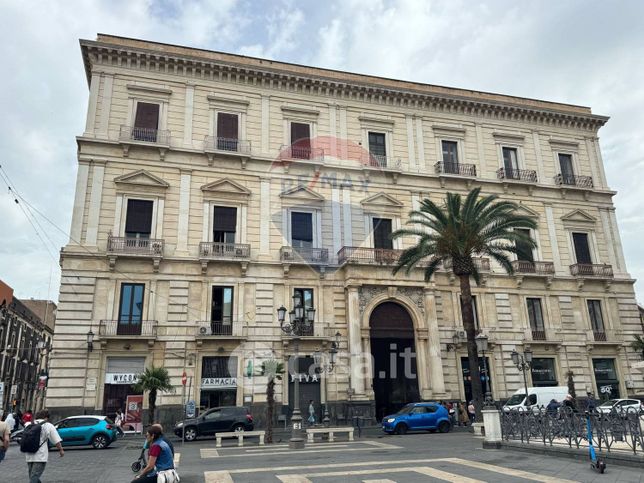 Attivitã /licenza (con o senza mura) in commerciale in Piazza Stesicoro