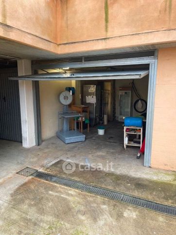 Box/posto auto in residenziale in Via Bologna 10