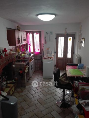 Casa indipendente in residenziale in 