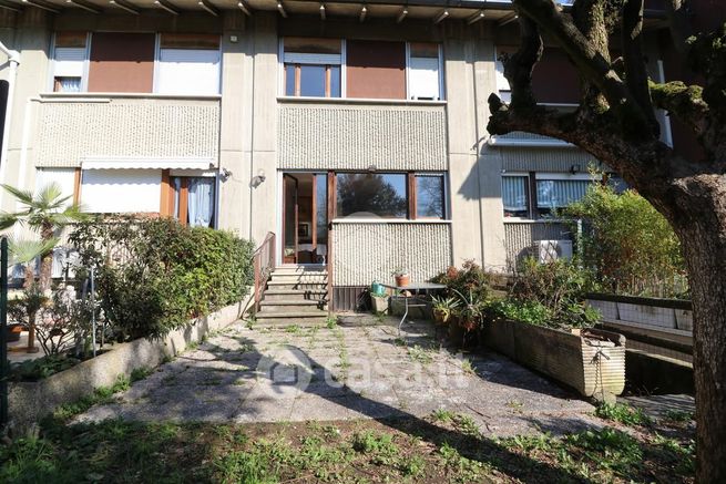 Villetta a schiera in residenziale in Via Giovanni Verga 5