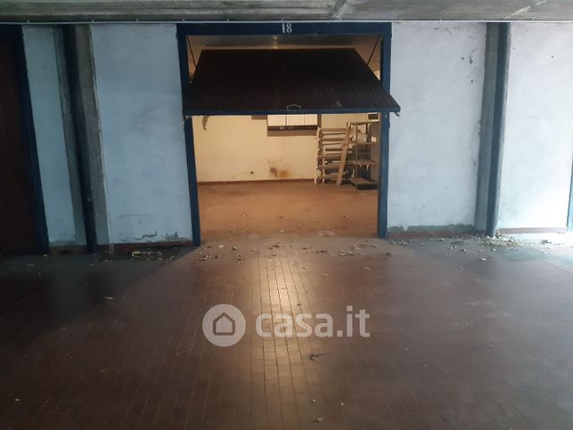 Garage/posto auto in residenziale in Viale Pietro Pietramellara 33