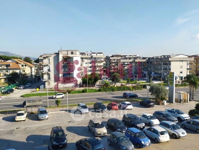 Ufficio in commerciale in Viale Carlo III 156
