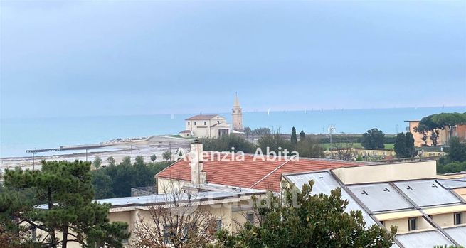 Appartamento in residenziale in Viale Pompei 5