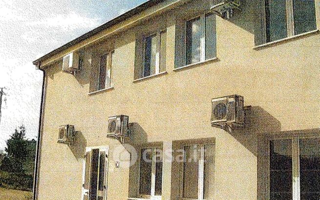 Capannone in commerciale in Strada Senza Nome