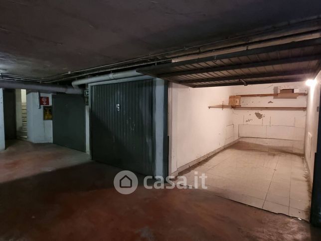 Box/posto auto in residenziale in Circonvallazione Raggio di Sole